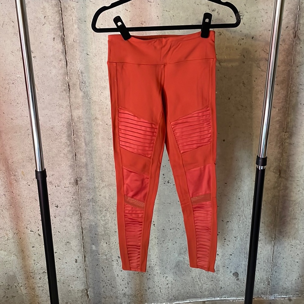 alo moto leggings
